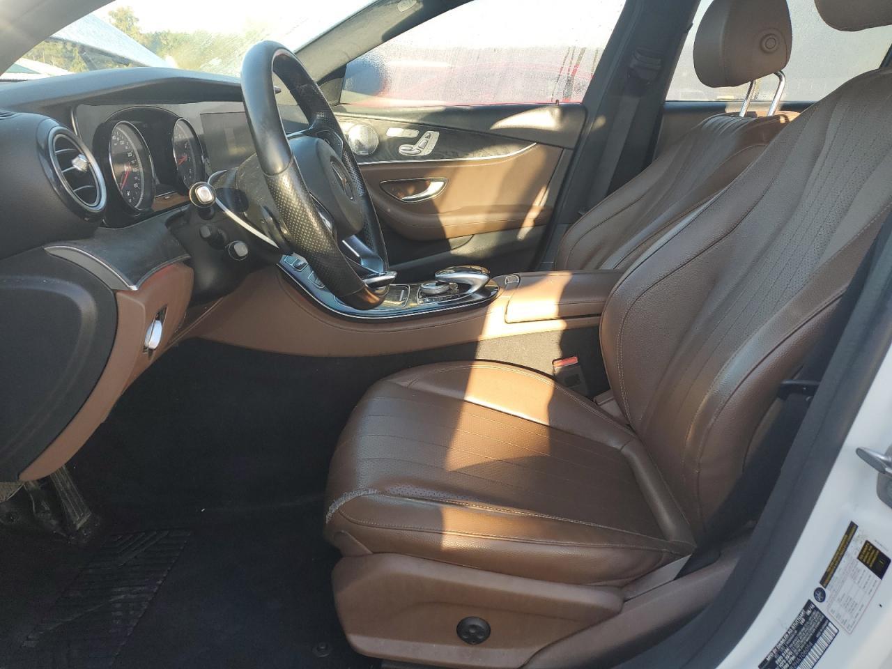 2017 Mercedes-Benz E 300 - Фото 7