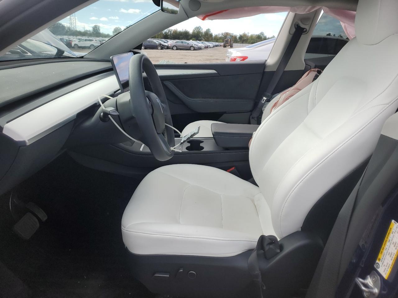 2023 Tesla Model Y - Фото 7