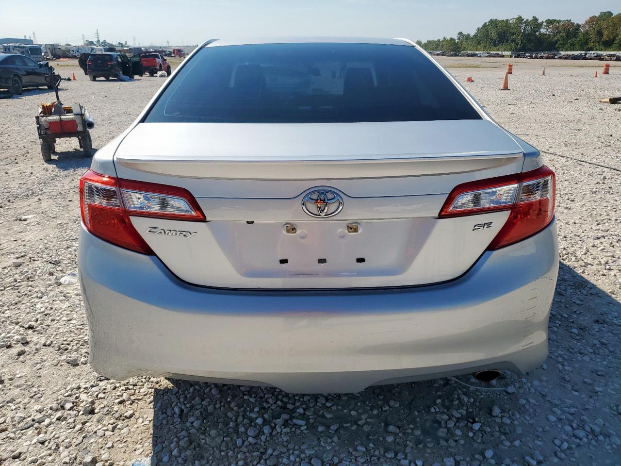 2014 Toyota Camry L - Фото 6