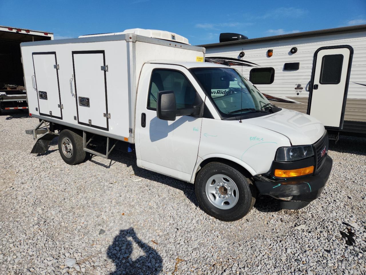 2024 GMC Savana Cutaway G3500 - Image 4