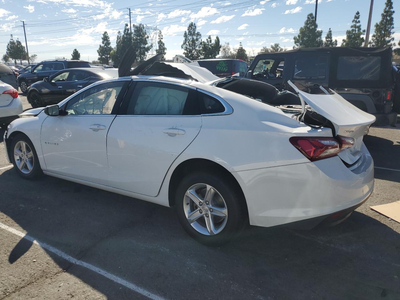 2022 Chevrolet Malibu Lt - Фото 2