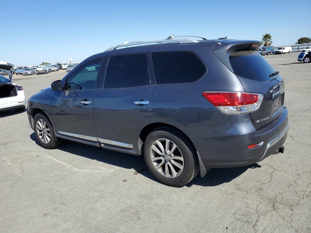 2014 Nissan Pathfinder S - Фото 2
