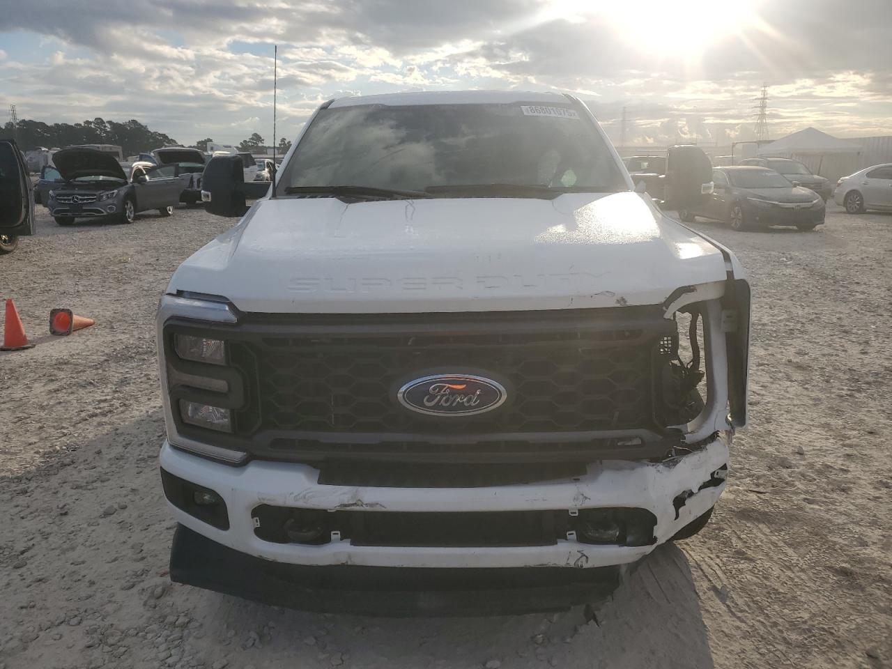 2024 Ford F250 Super Duty - Фото 5