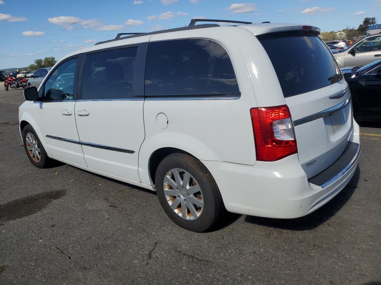 2016 Chrysler Town And Country Touring - Фото 2