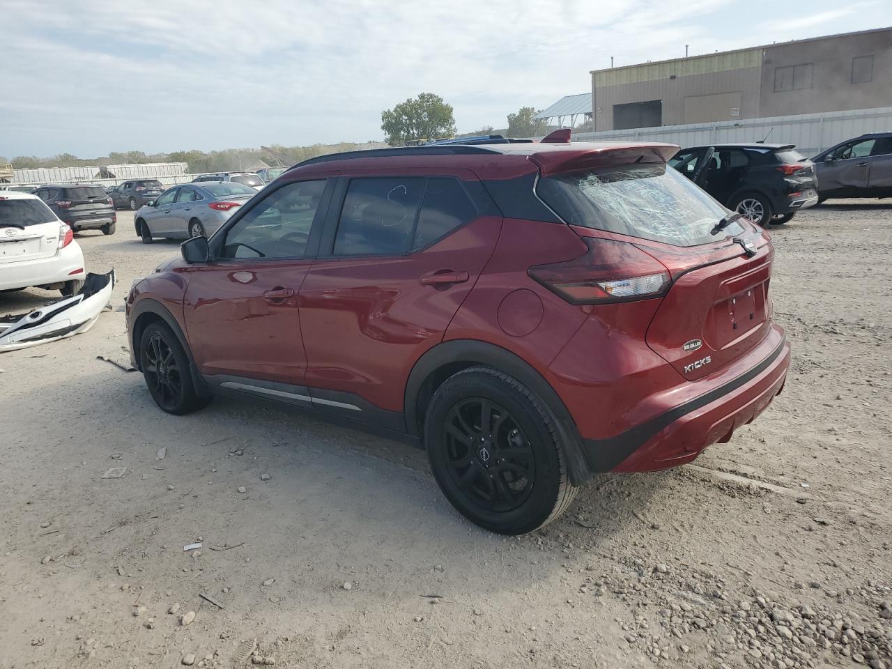 2022 Nissan Kicks Sr - Фото 2