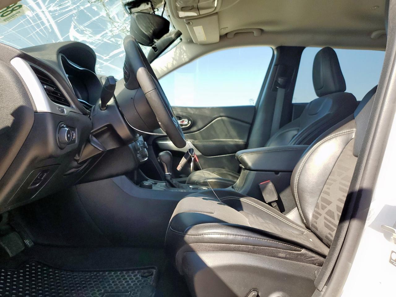 2022 Jeep Cherokee Latitude - Image 7