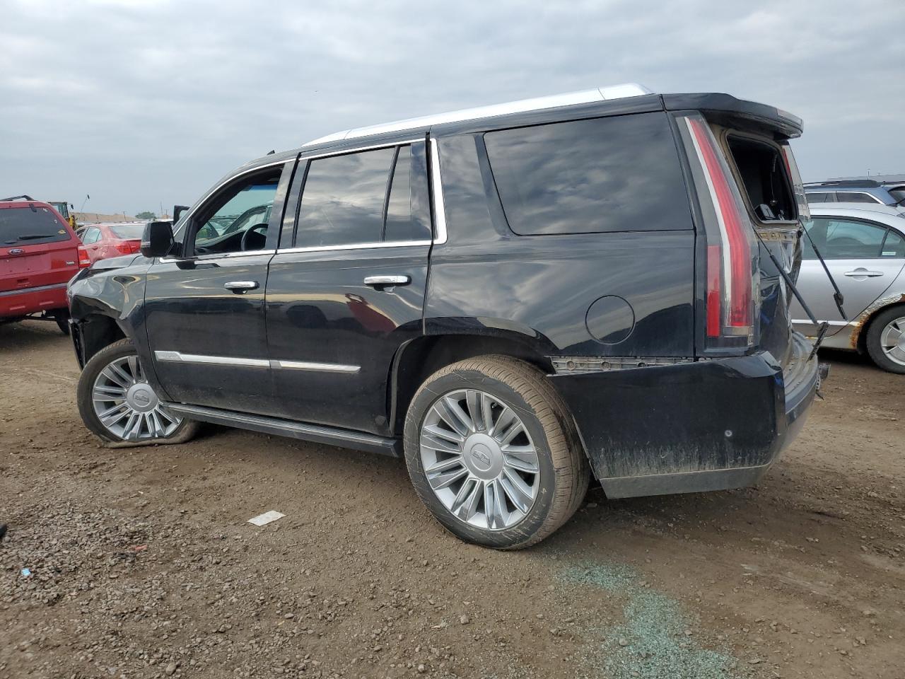 2018 Cadillac Escalade Platinum - Фото 2