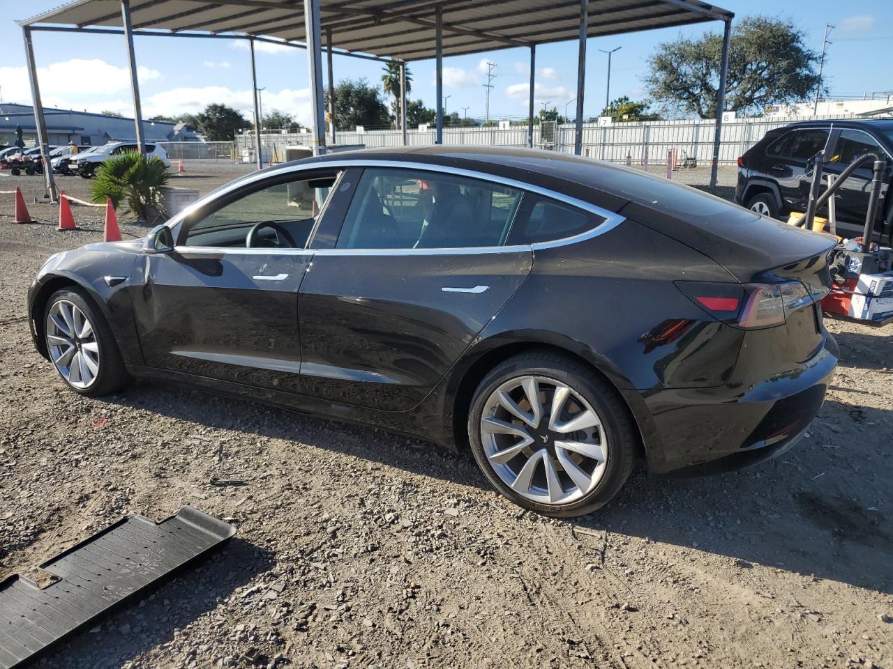 2020 Tesla Model 3 - Фото 2