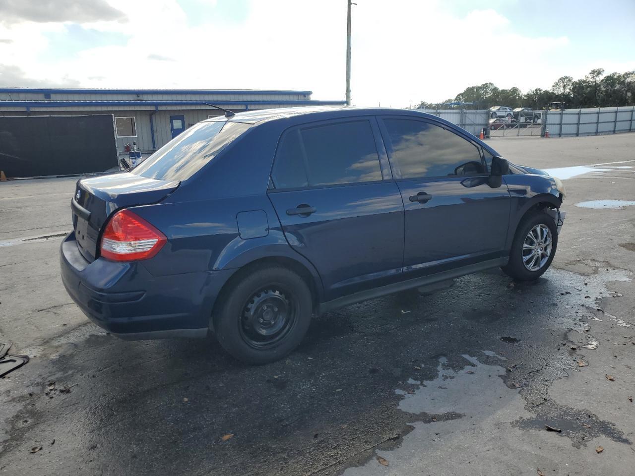 2009 Nissan Versa S - Image 3