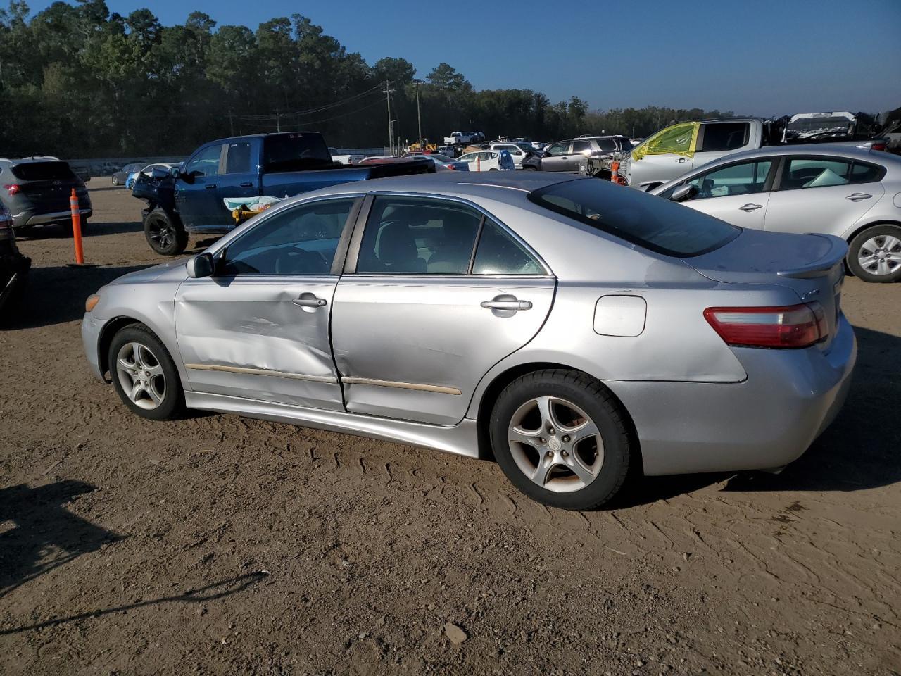 2009 Toyota Camry Se - Фото 2