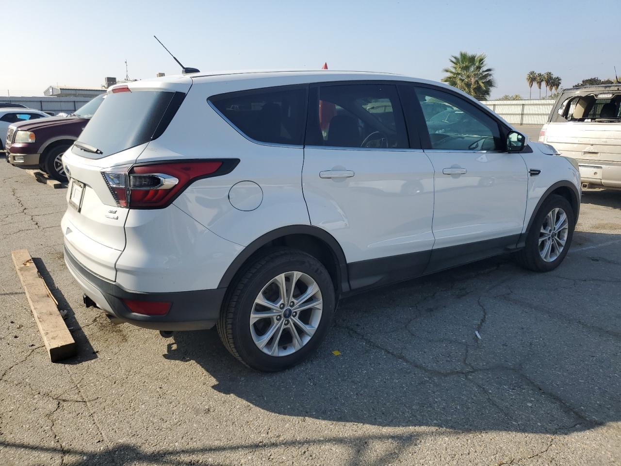 2017 Ford Escape Se - Фото 3