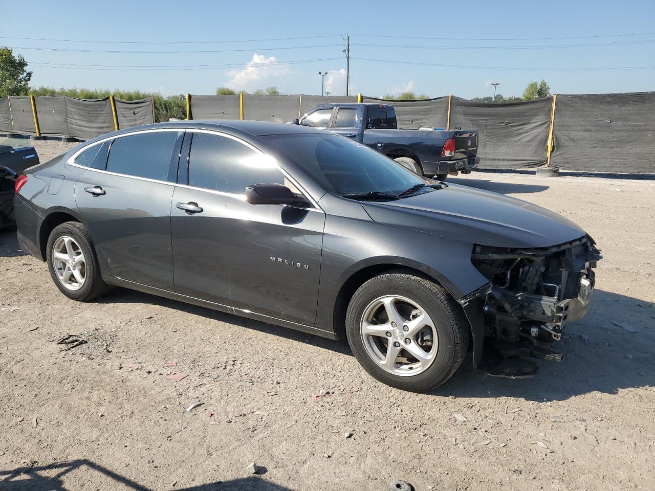 2017 Chevrolet Malibu Ls - Фото 4