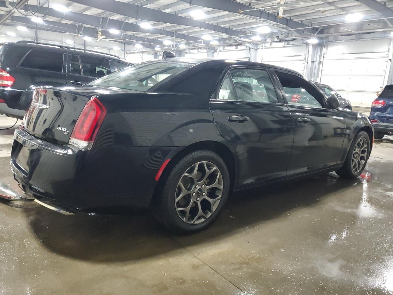 2017 Chrysler 300 S - Фото 3