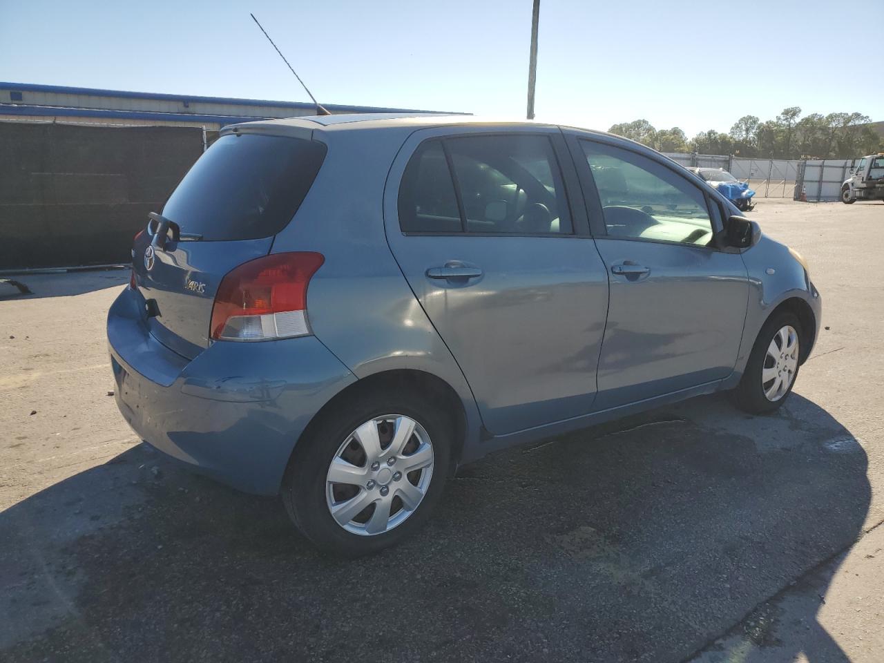 2010 Toyota Yaris - Фото 3