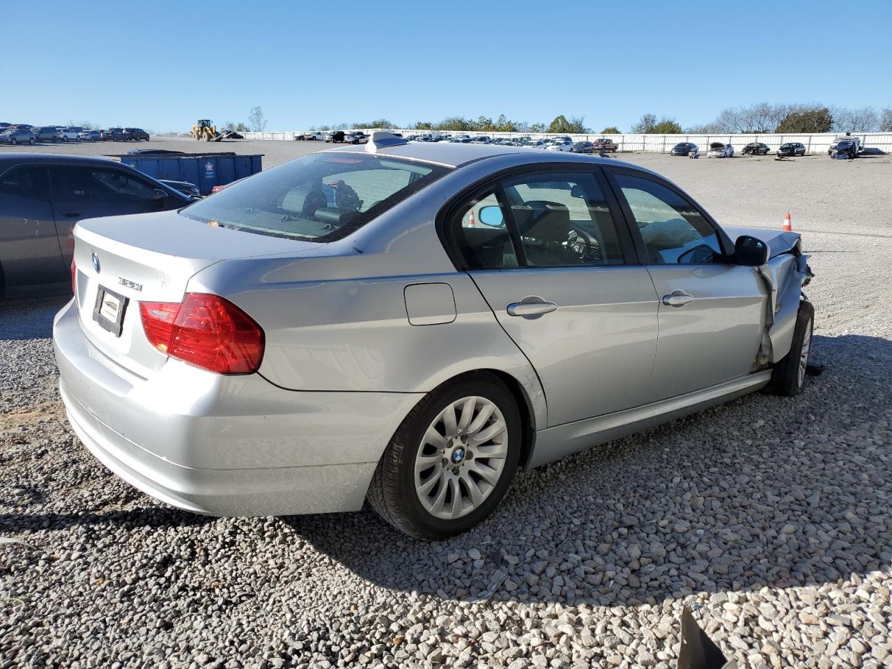 2009 BMW 328 I - Image 3