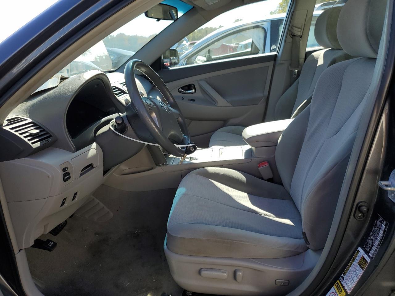2010 Toyota Camry Base - Фото 7