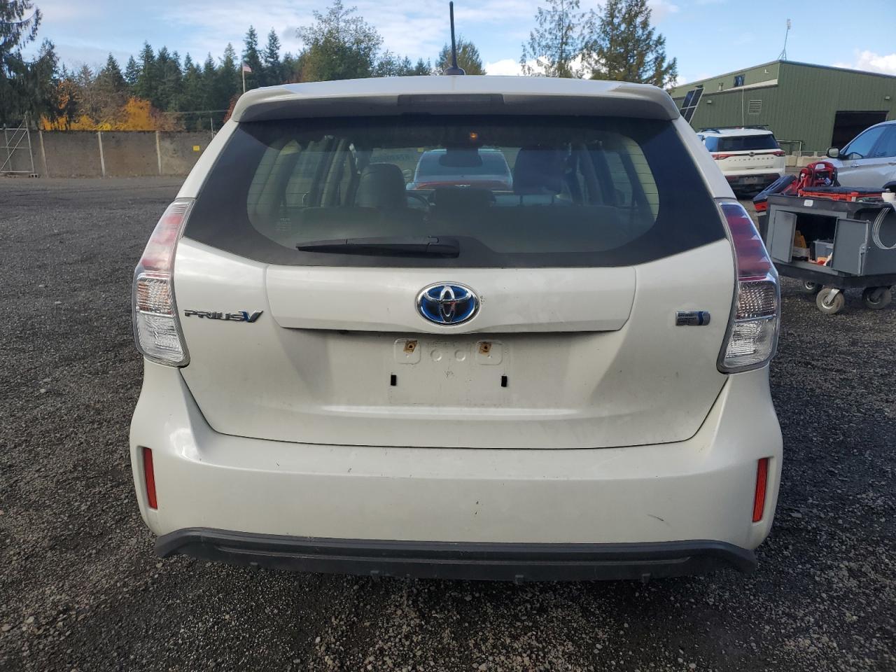 2017 Toyota Prius V - Image 6