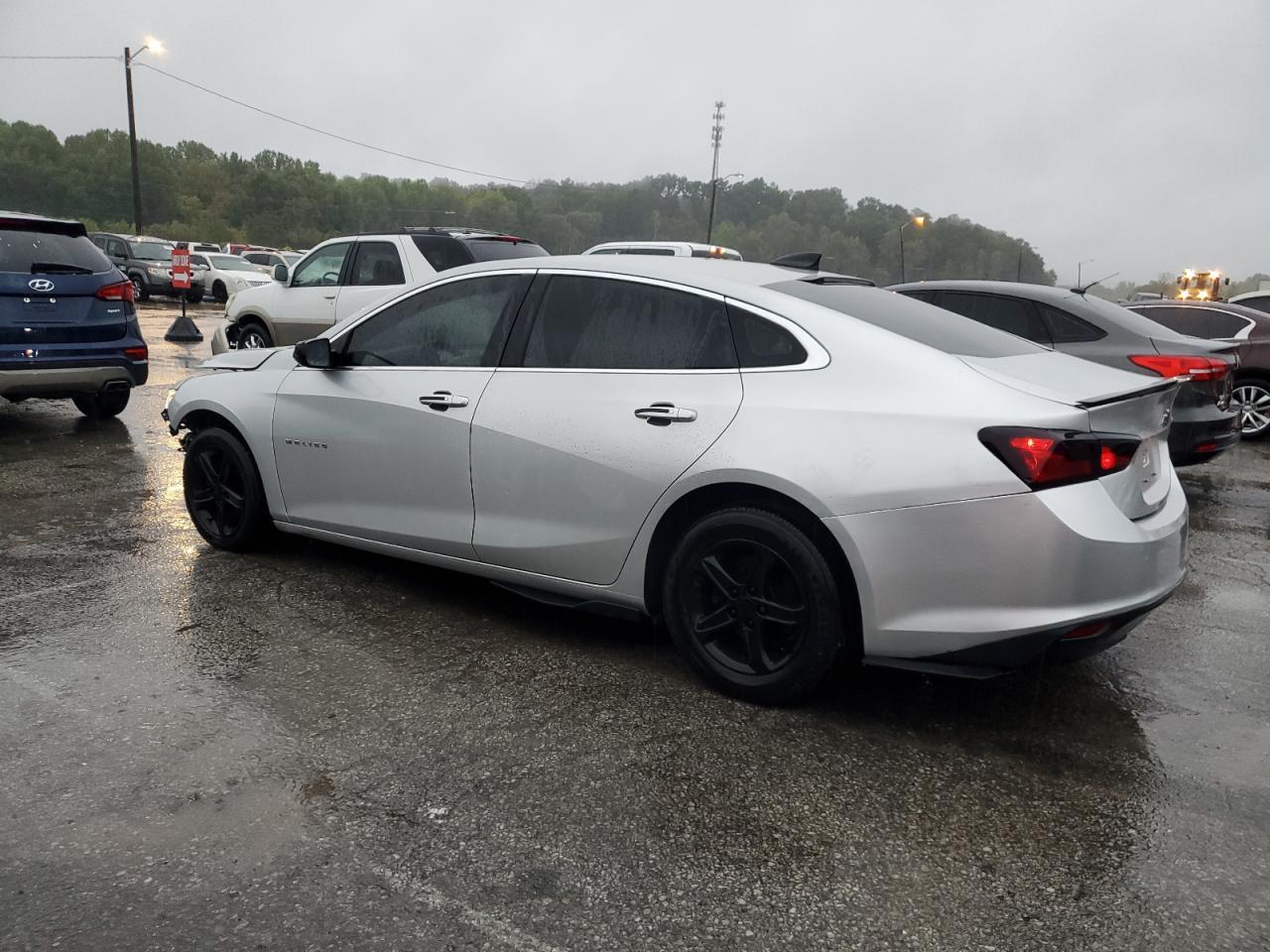 2018 Chevrolet Malibu Ls - Фото 2