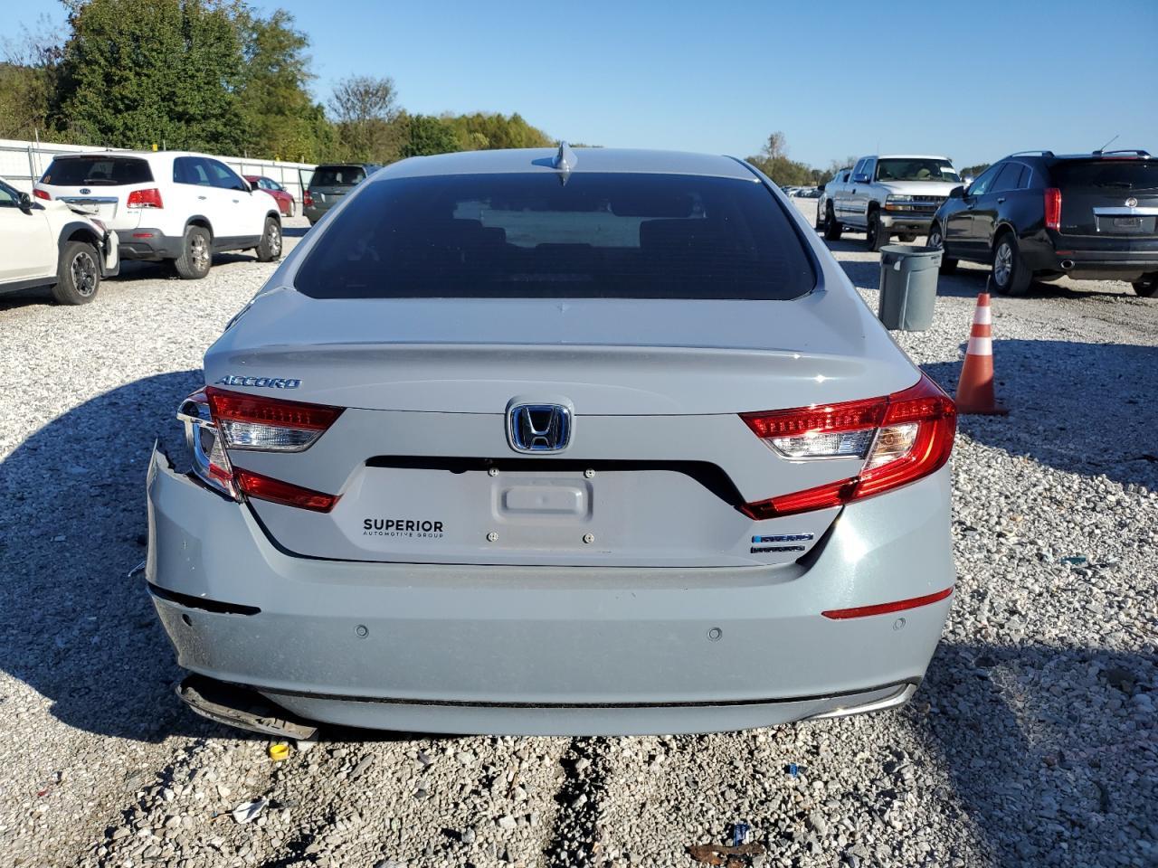 2022 Honda Accord Touring Hybrid - Image 6