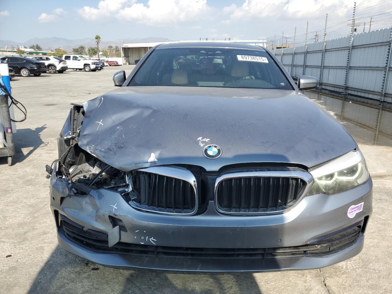 2019 BMW 530E - Фото 5