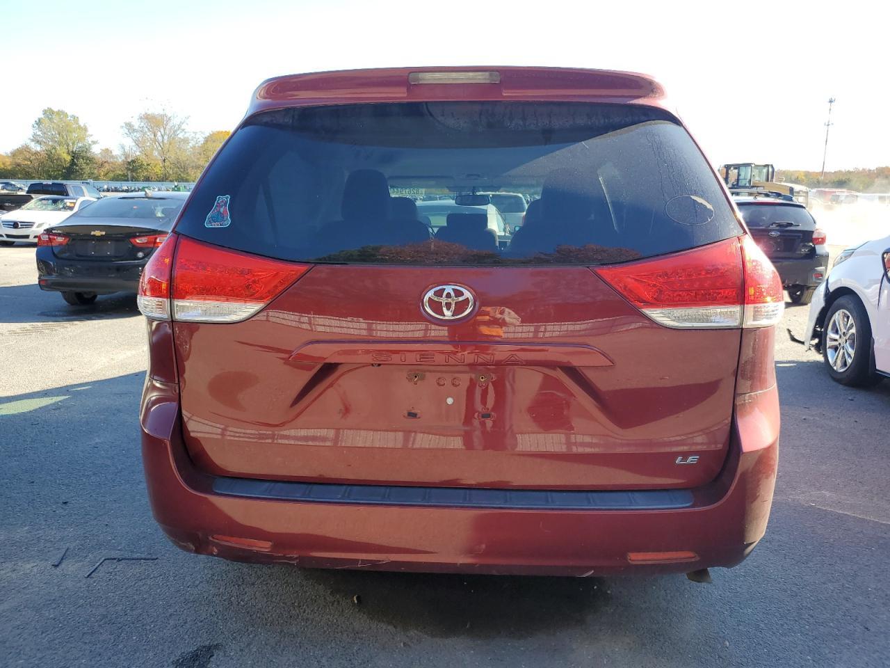 2013 Toyota Sienna Le - Фото 6