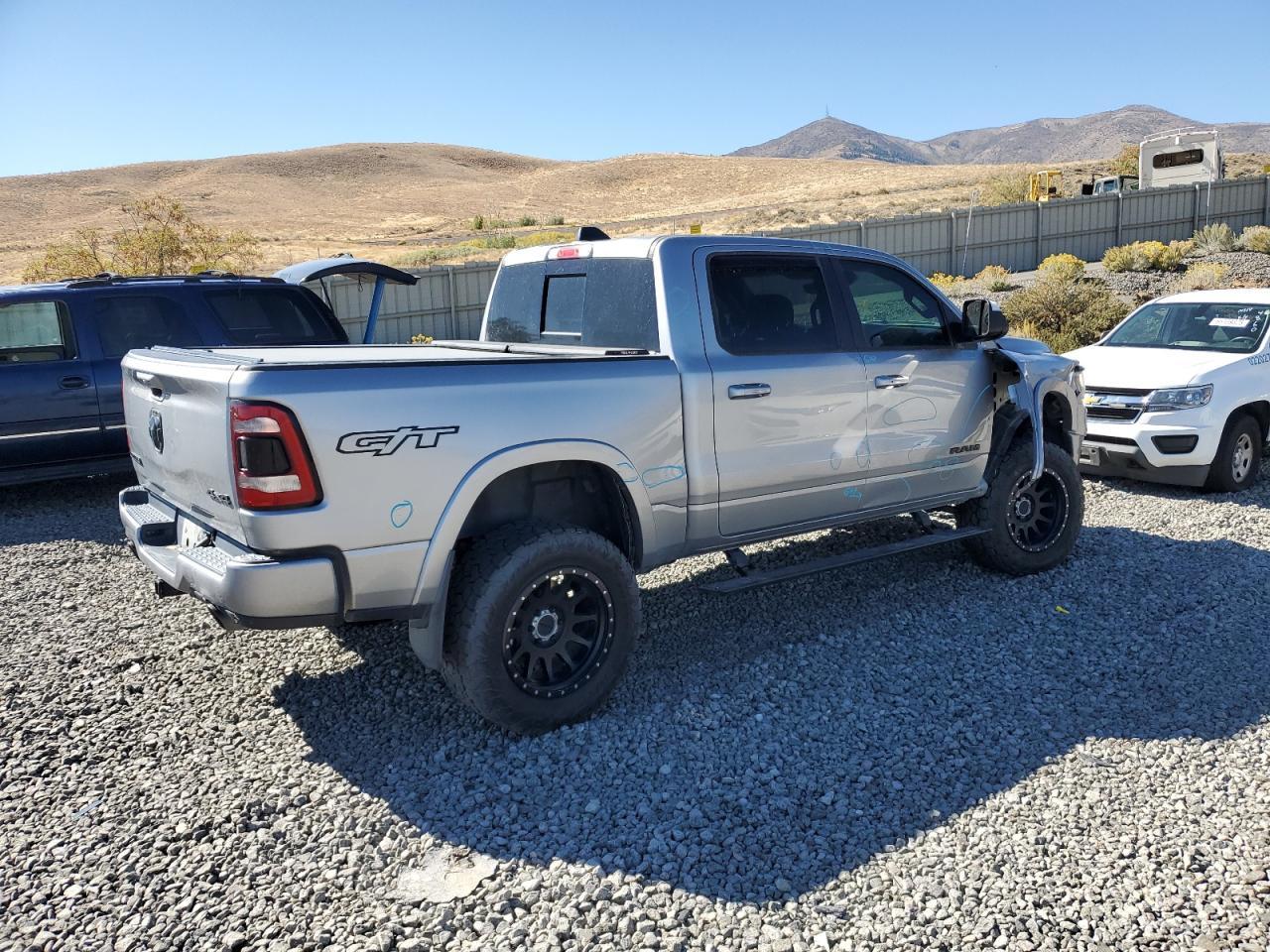 2022 Ram 1500 Laramie - Фото 3