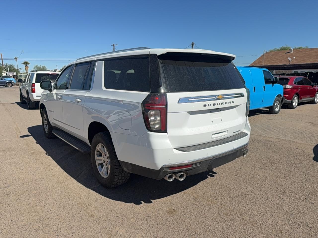 2023 Chevrolet Suburban K1500 Premier - Image 3