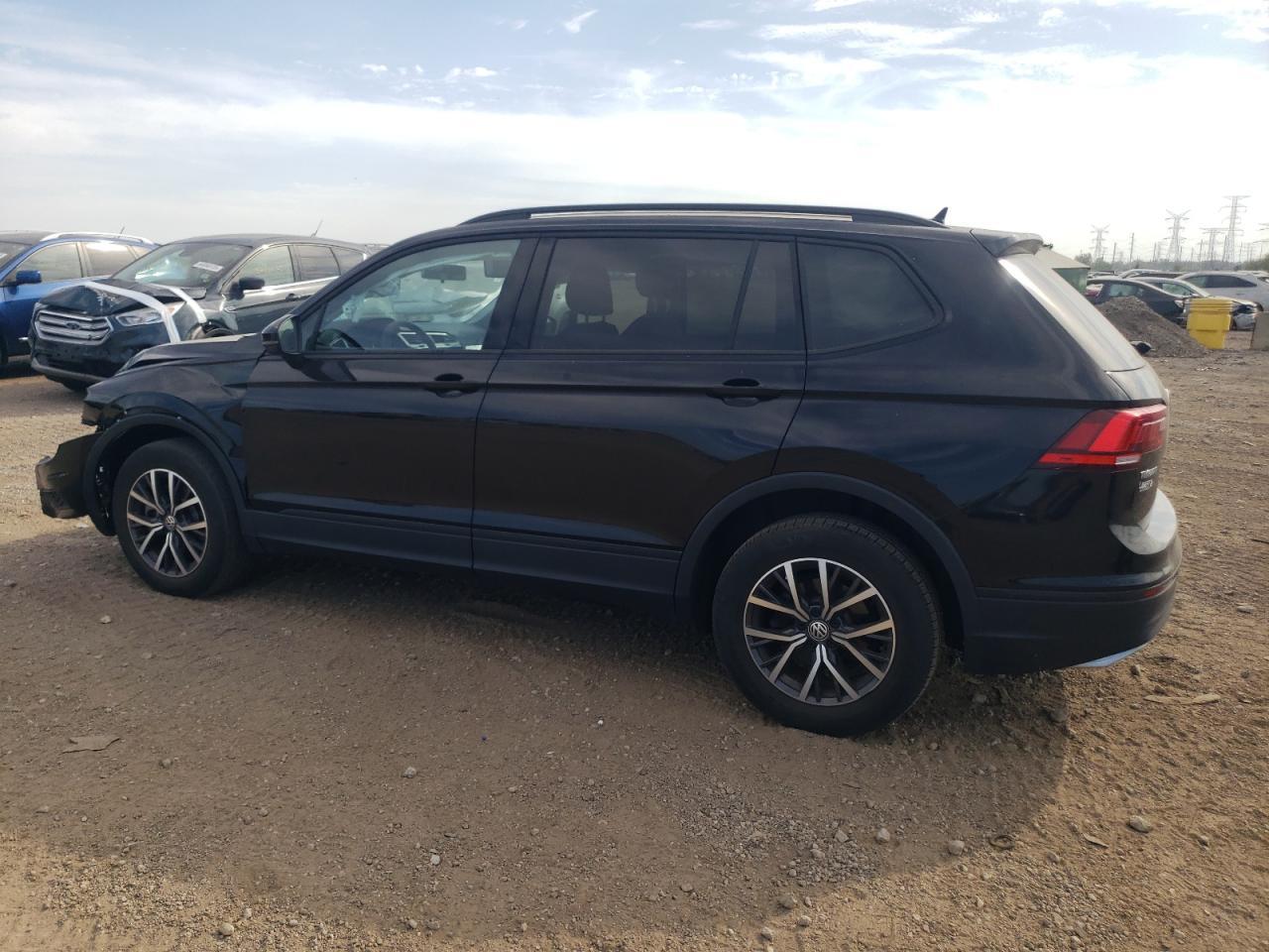 2021 Volkswagen Tiguan S - Фото 2