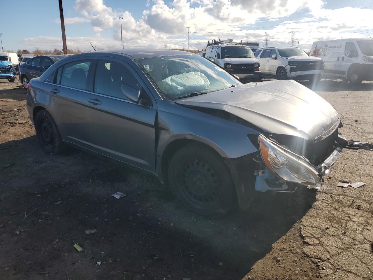 2011 Chrysler 200 Touring - Image 4