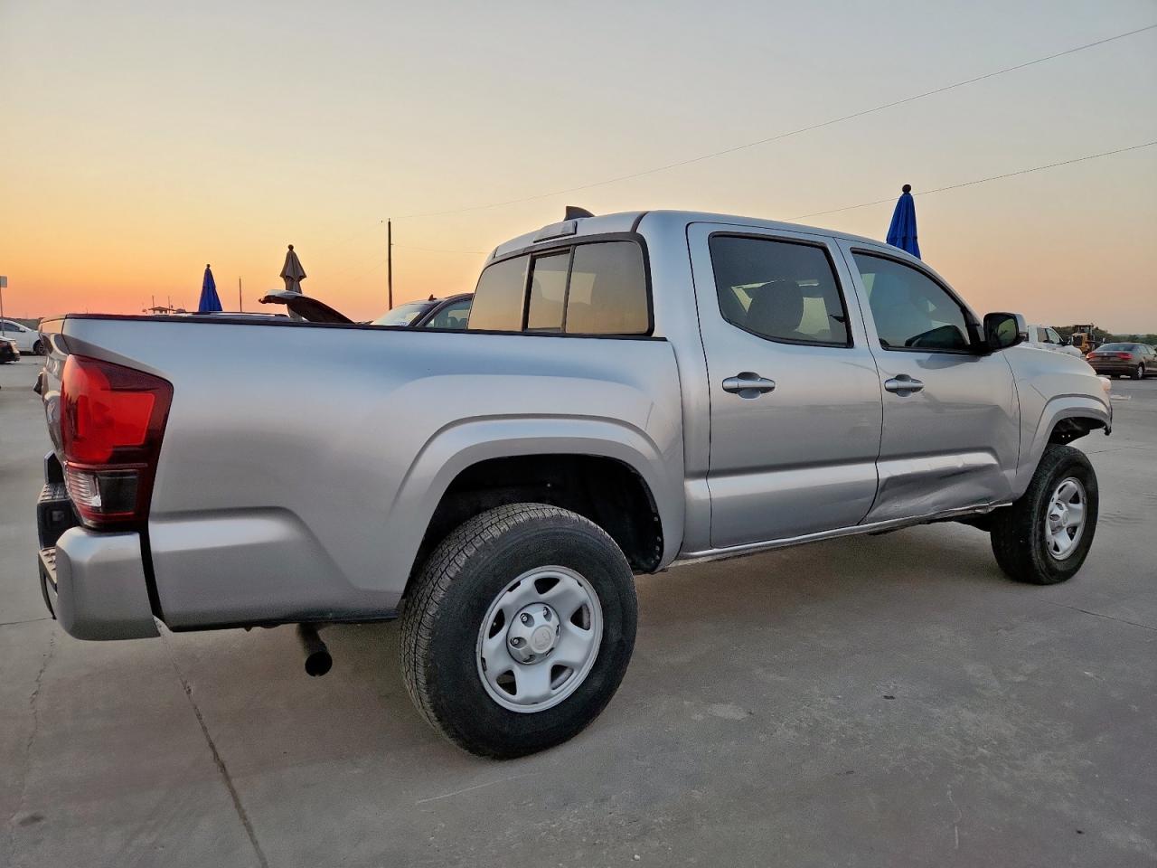 2023 Toyota Tacoma Double Cab - Фото 3
