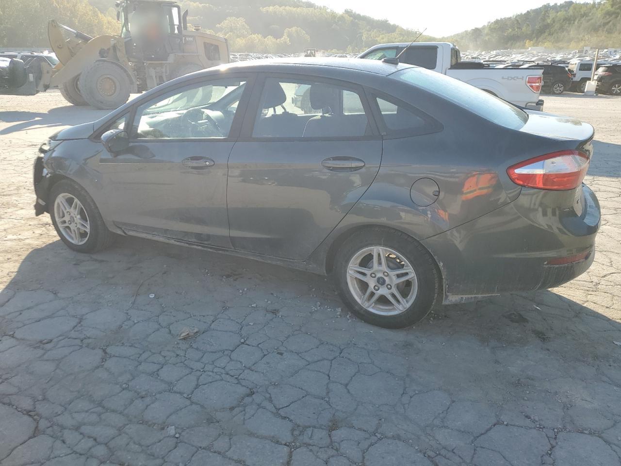 2018 Ford Fiesta Se - Фото 2