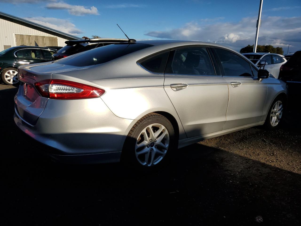 2016 Ford Fusion Se - Фото 3