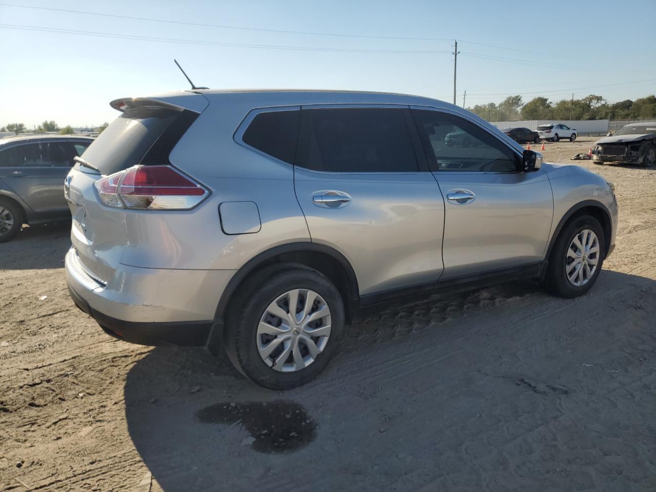 2015 Nissan Rogue S - Фото 3