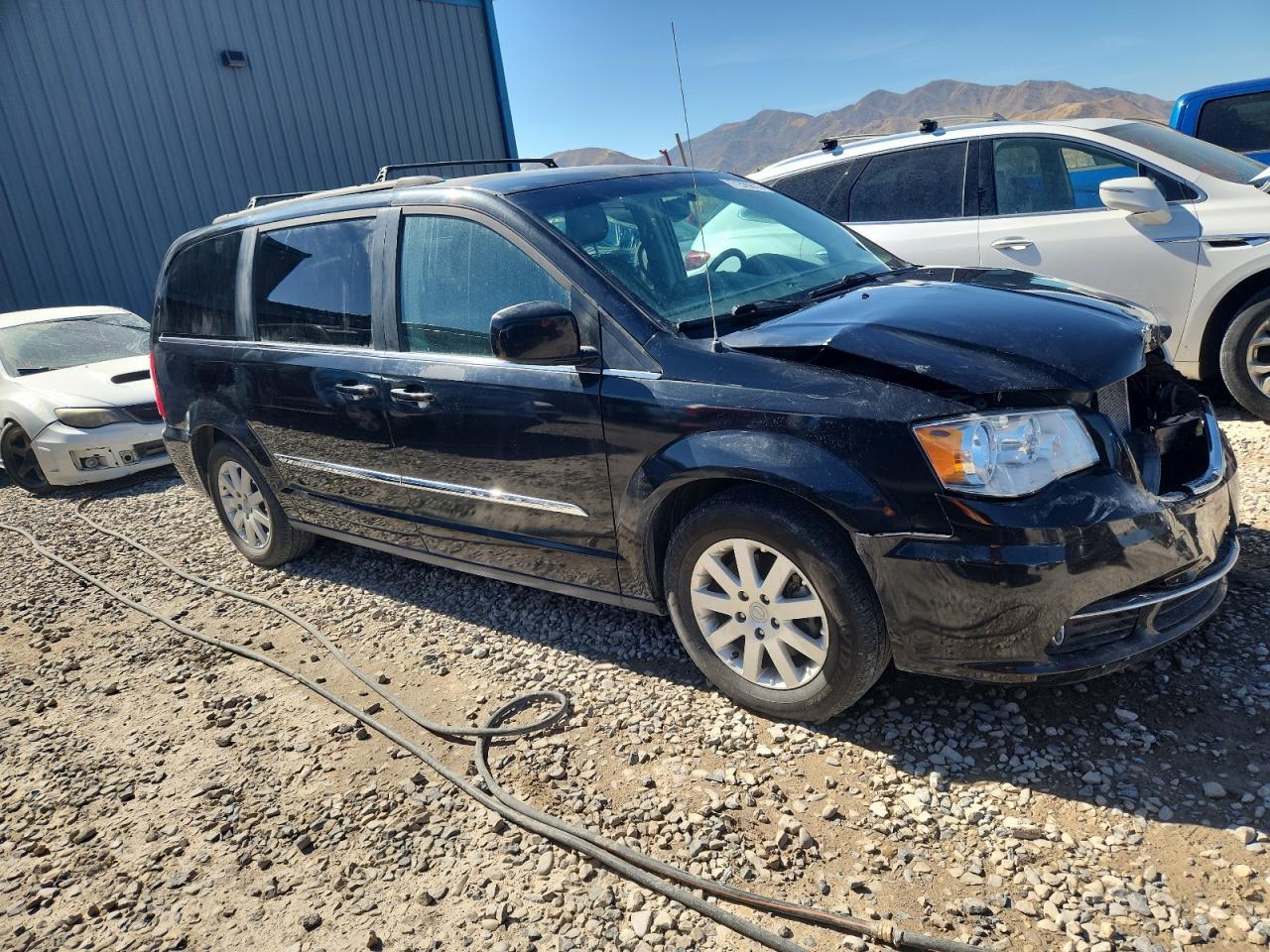 2016 Chrysler Town & Country Touring - Image 4