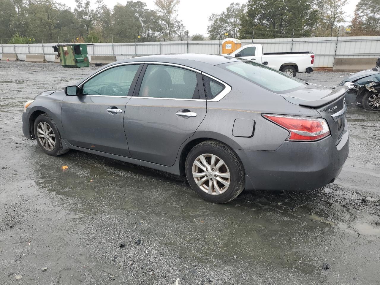 2015 Nissan Altima 2.5 S - Фото 2