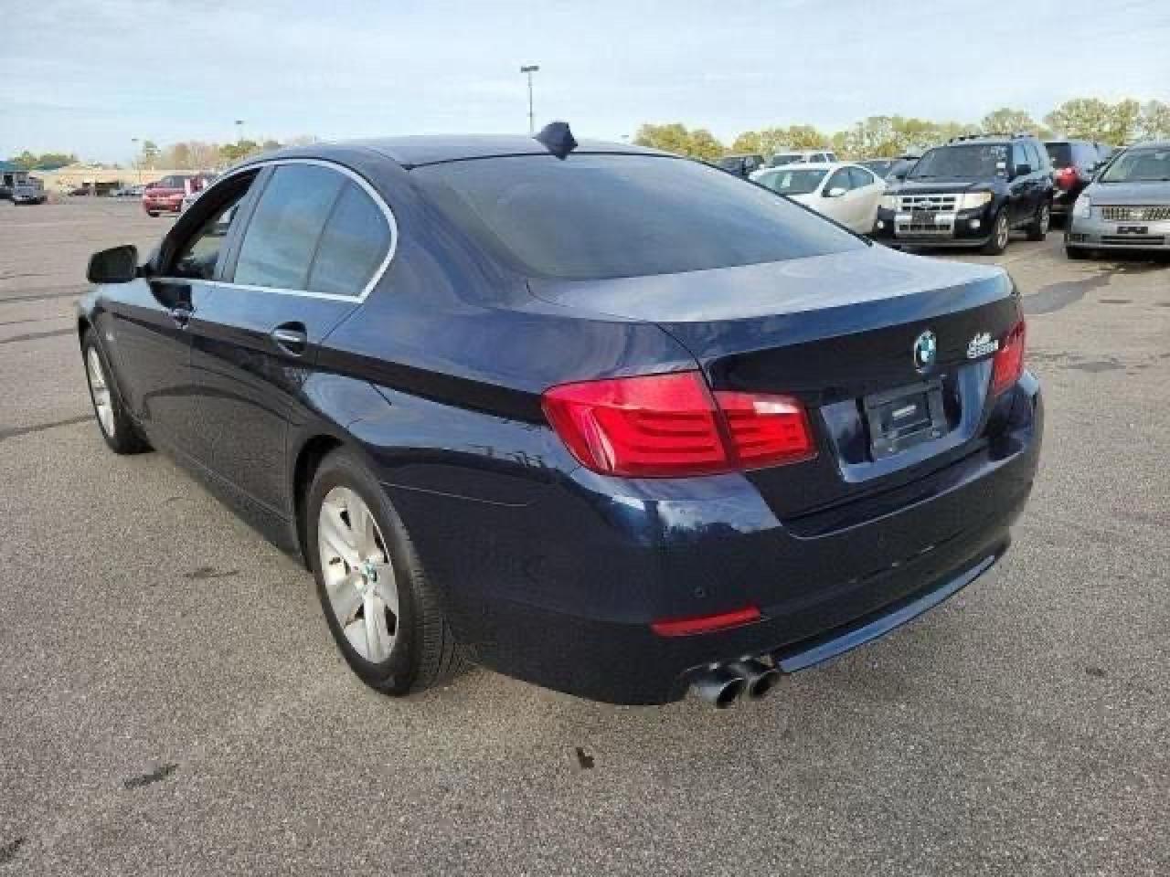 2011 BMW 528 I - Фото 3
