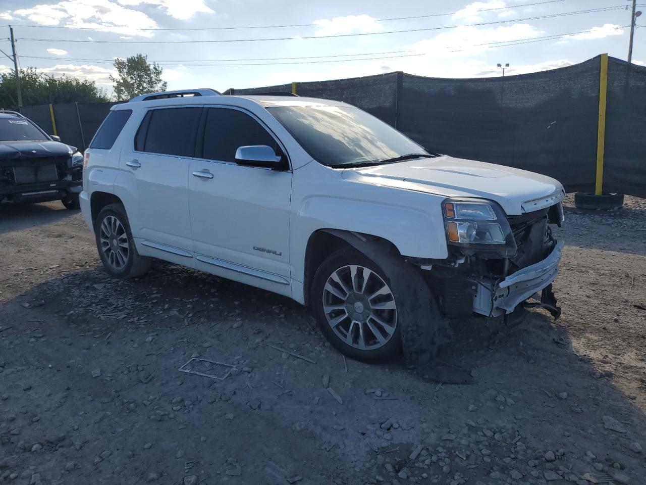 2017 GMC Terrain Denali - Image 4