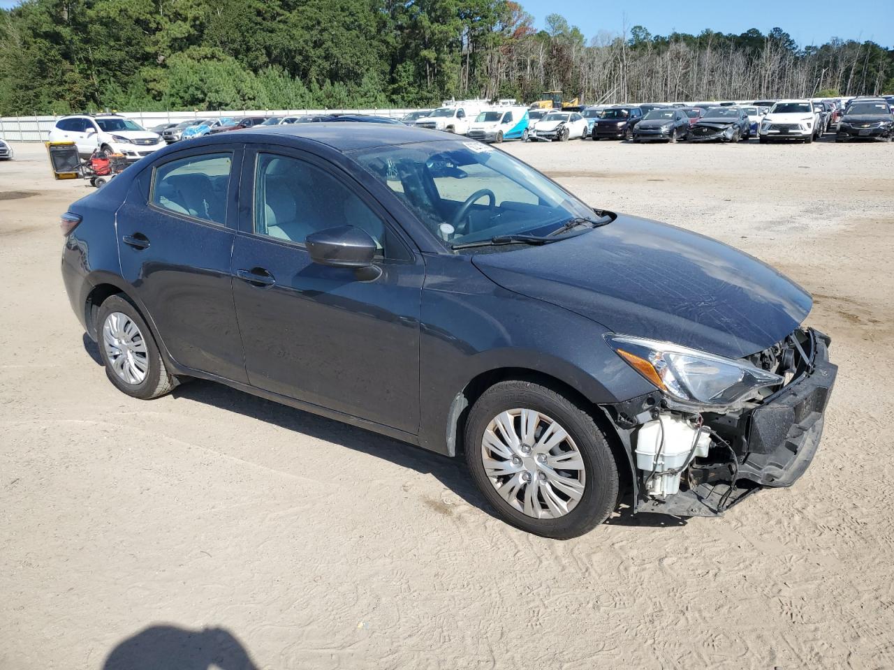 2019 Toyota Yaris L - Image 4