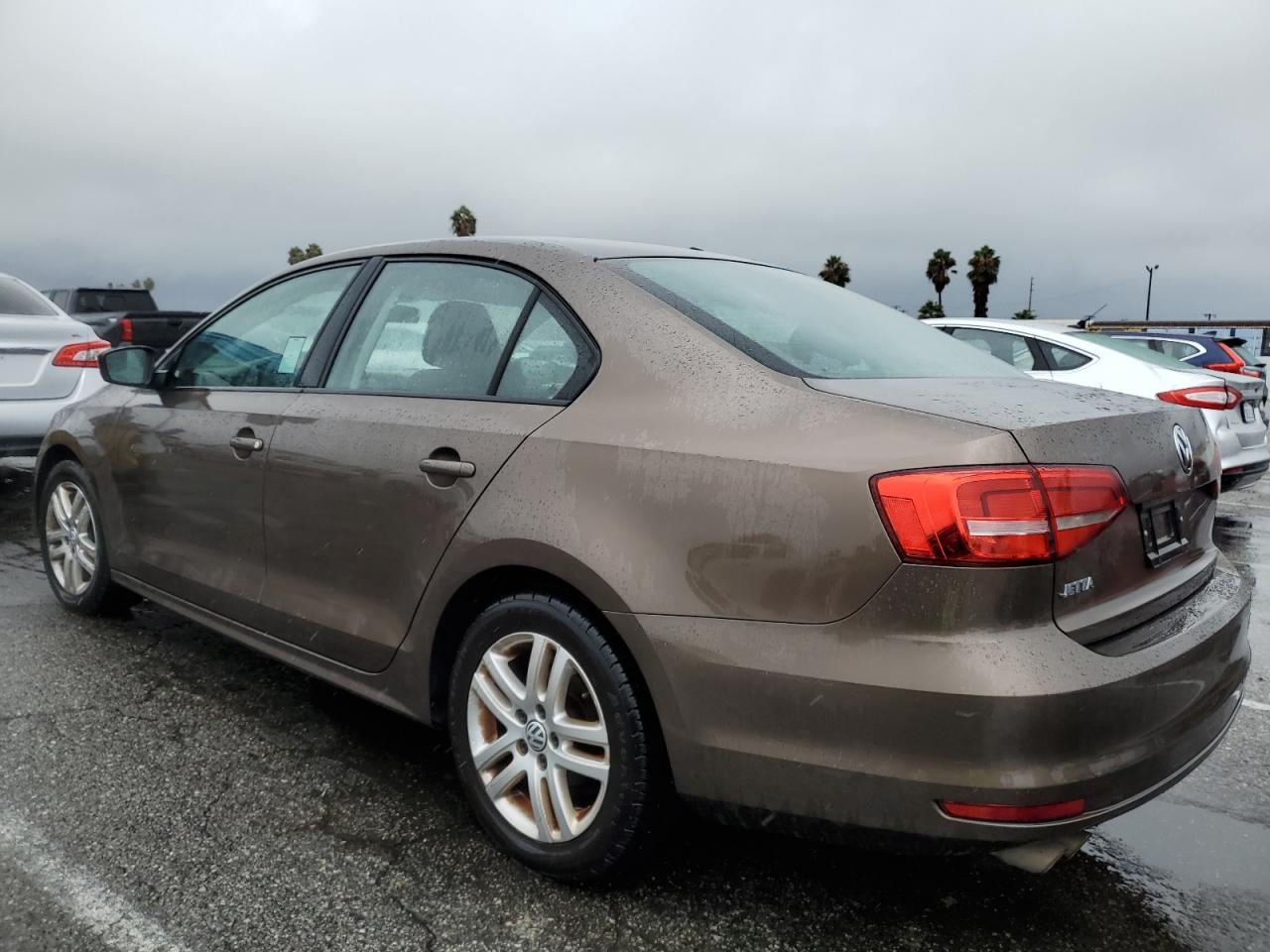 2015 Volkswagen Jetta Base - Image 2