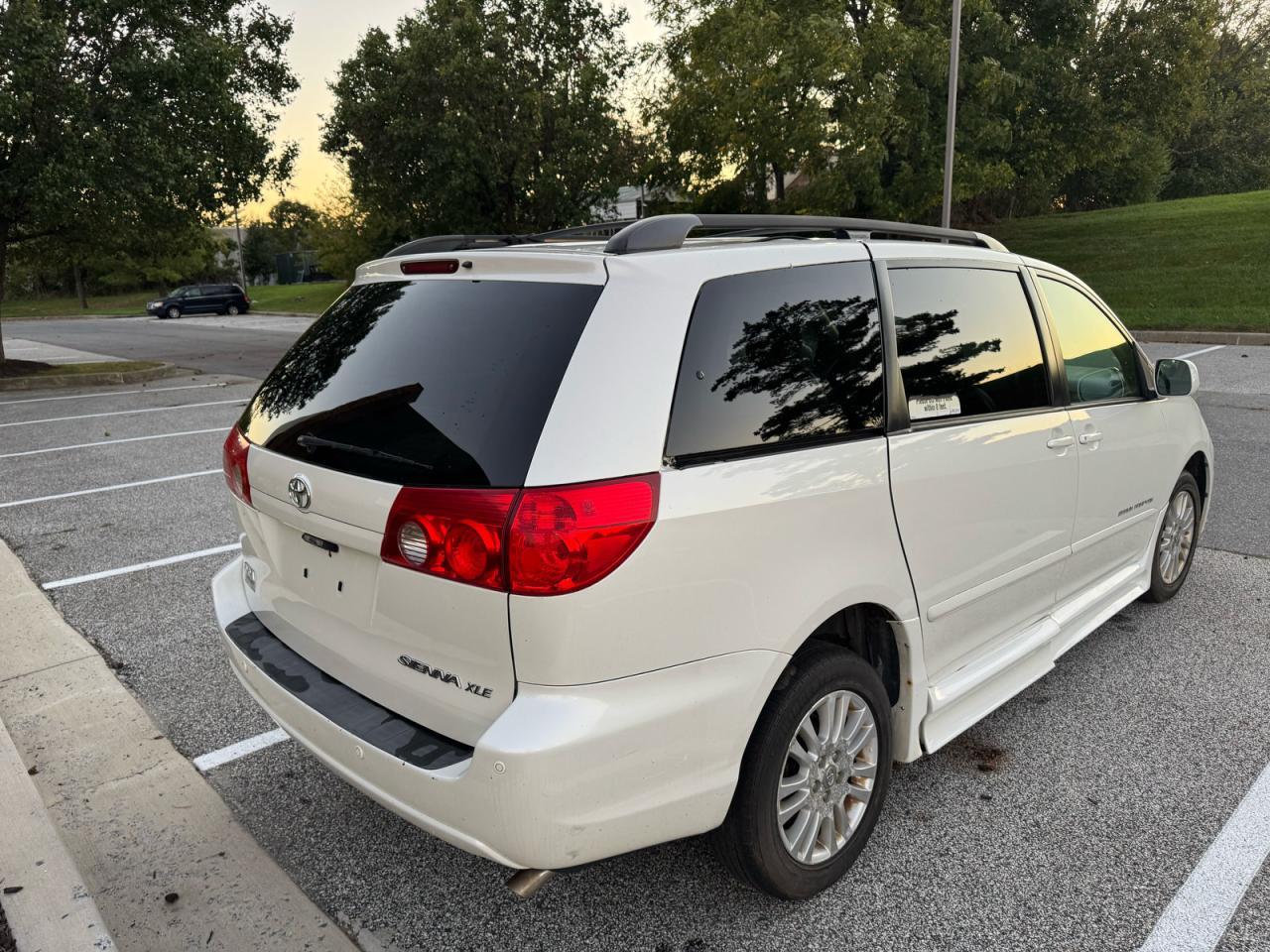 2009 Toyota Sienna Xle - Image 4
