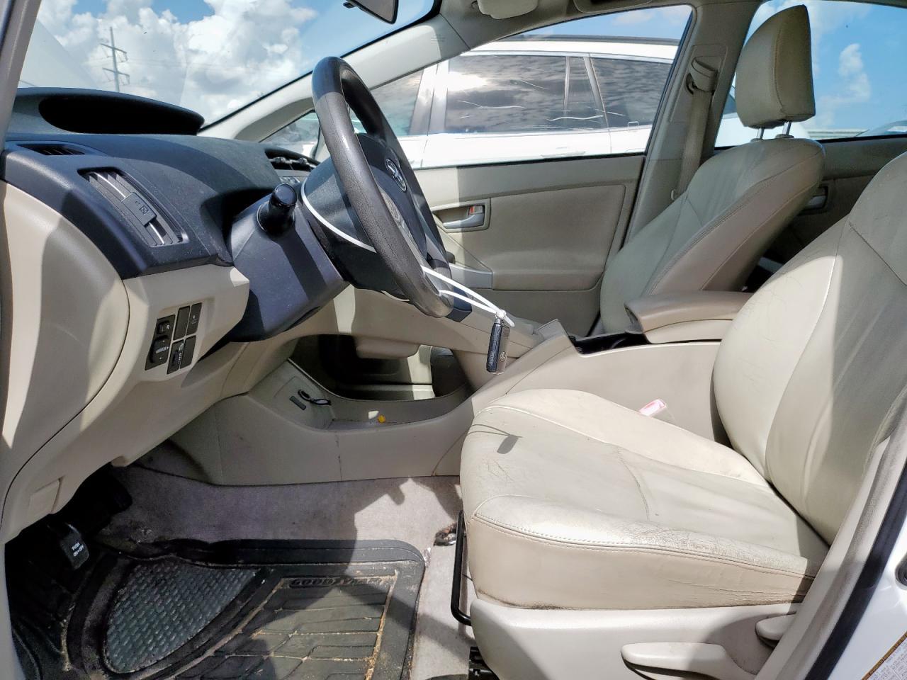 2010 Toyota Prius - Image 7