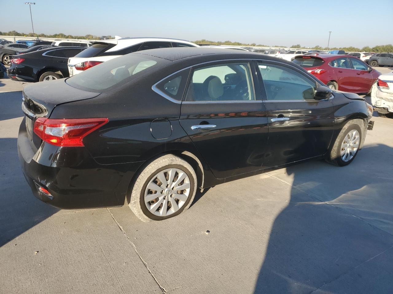 2019 Nissan Sentra S - Фото 3