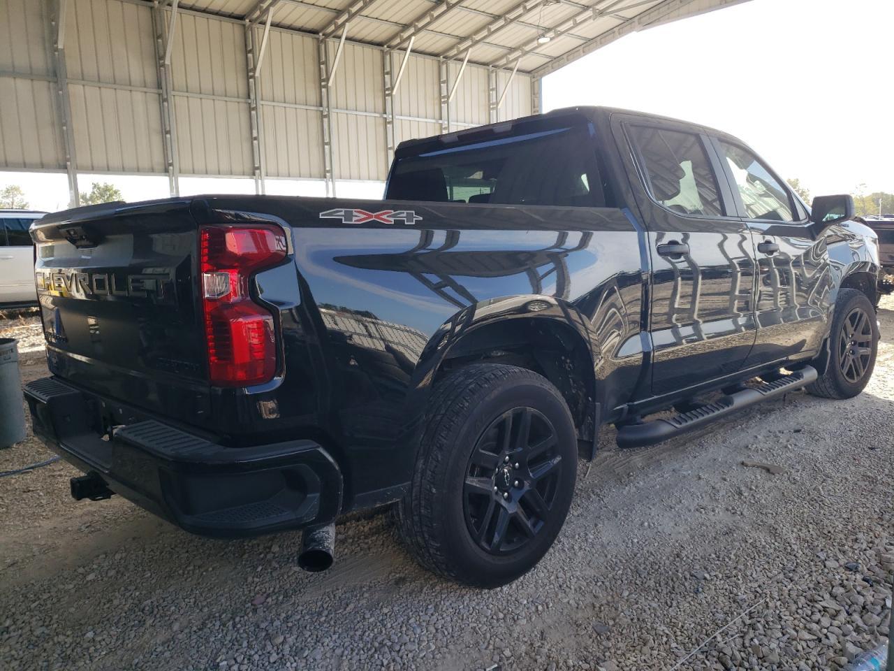 2024 Chevrolet Silverado K1500 Custom - Фото 3