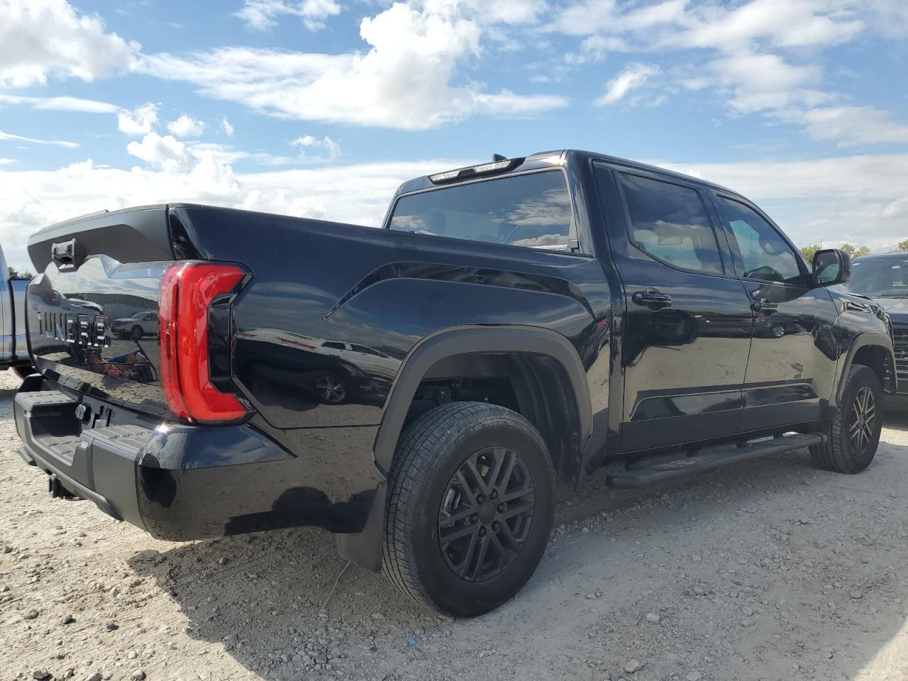 2024 Toyota Tundra Crewmax Sr - Фото 3