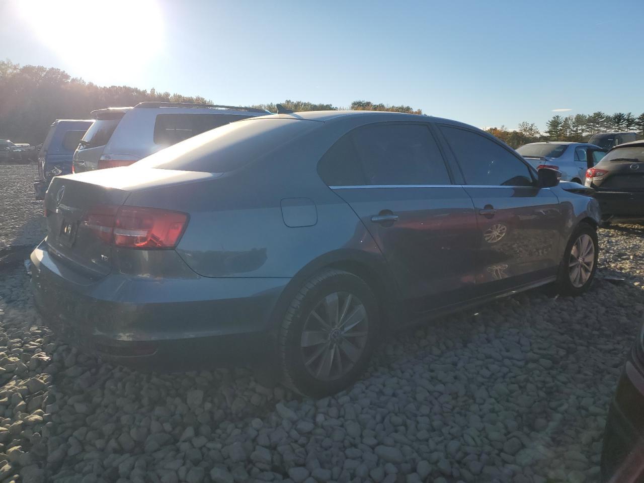 2015 Volkswagen Jetta Se - Image 3