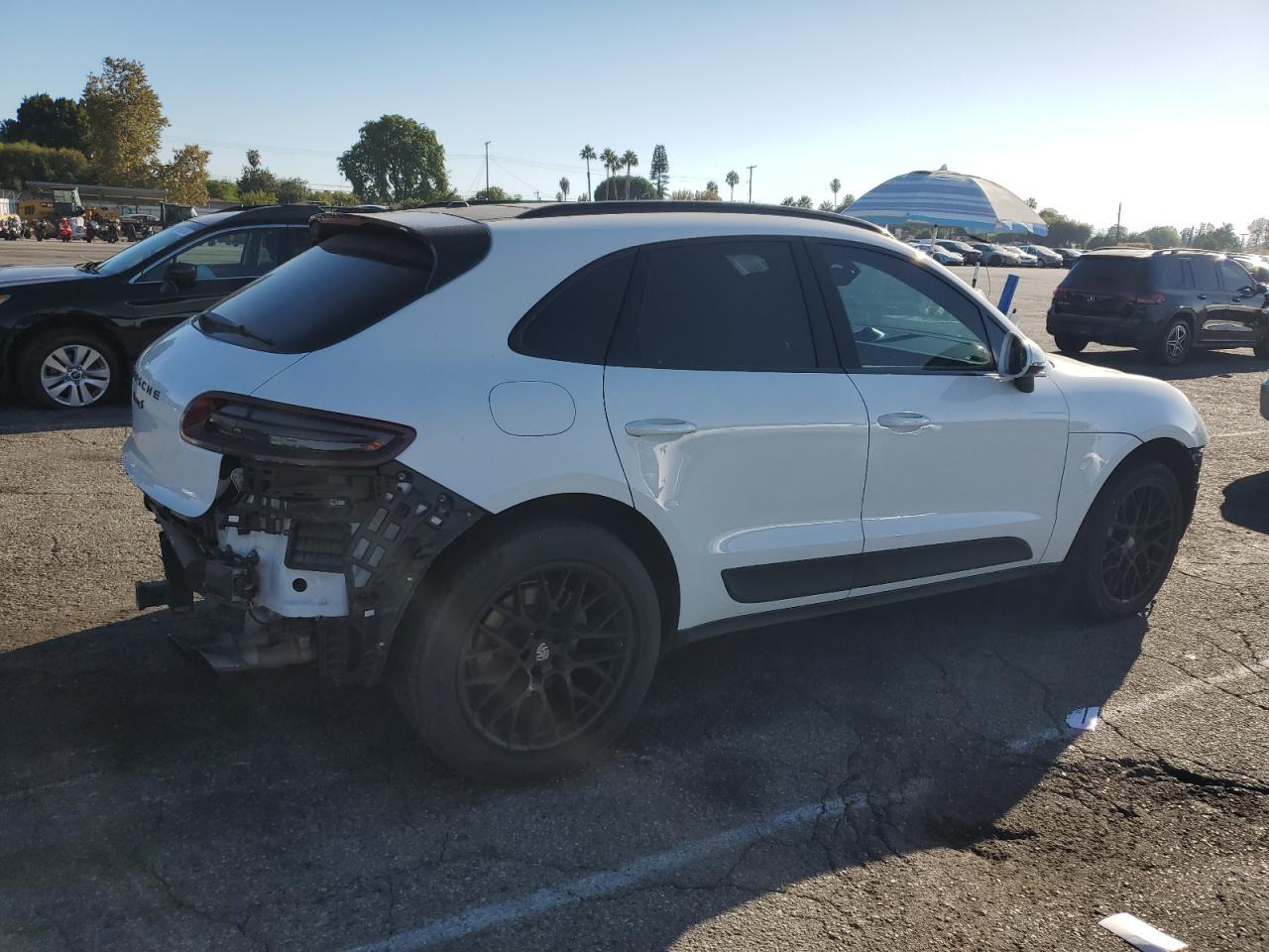 2016 Porsche Macan S - Image 3