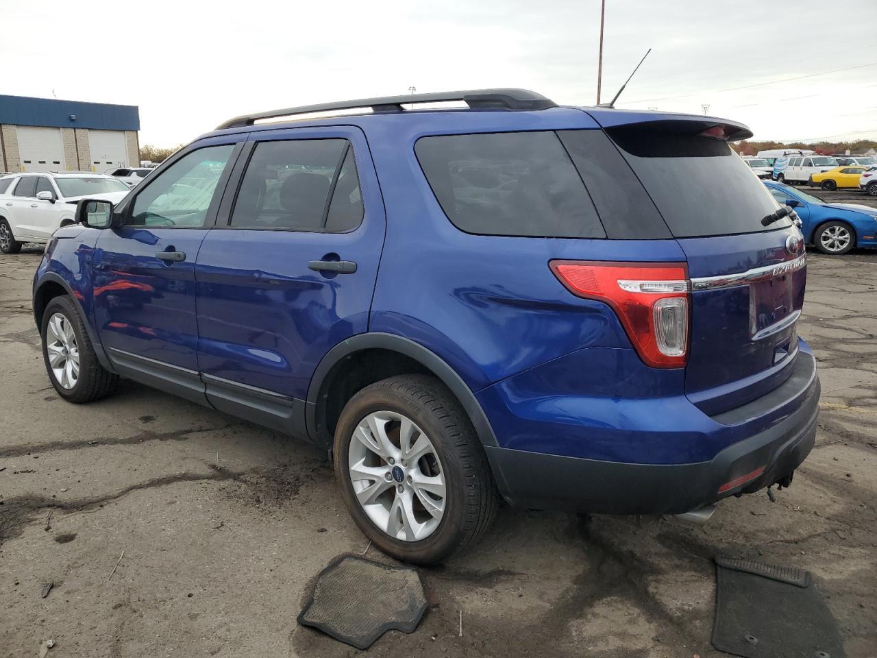 2015 Ford Explorer - Фото 2