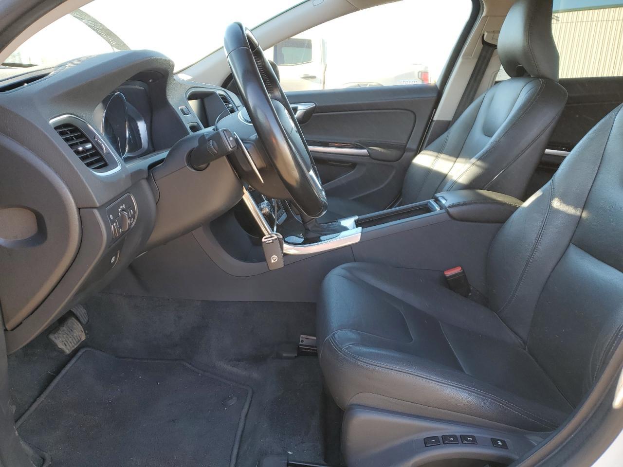 2018 Volvo V60 T6 Dynamic - Image 7