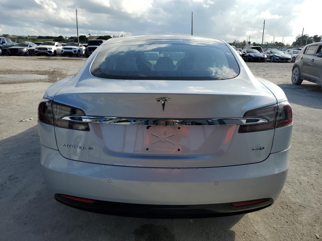 2017 Tesl Model S 75D - Image 6
