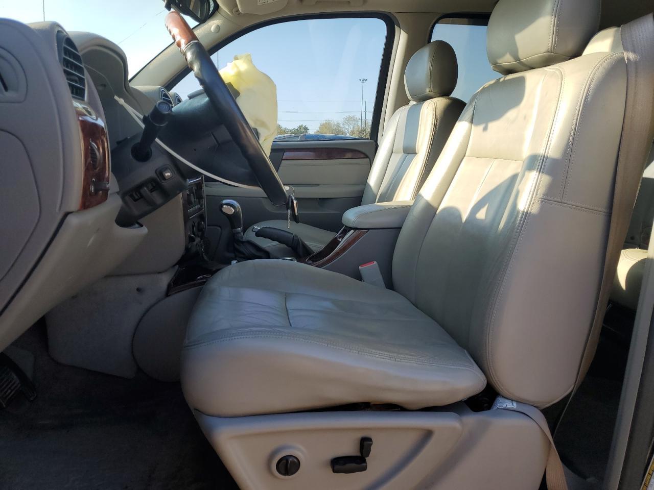 2005 GMC Envoy Denali - Фото 7